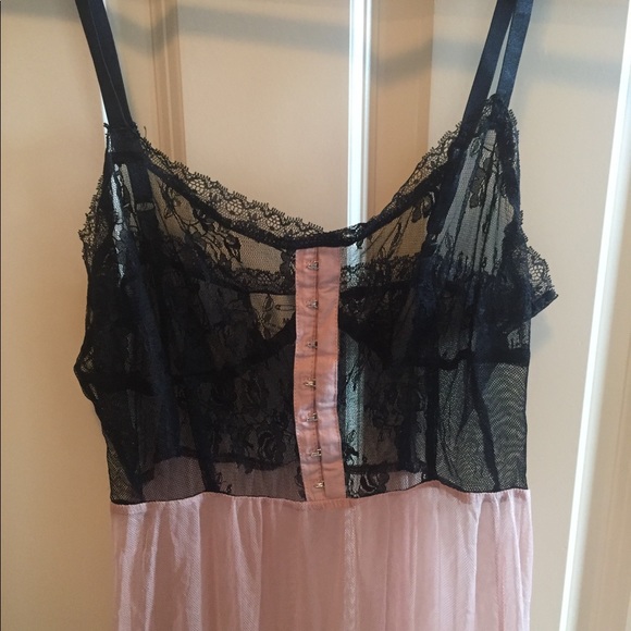 Lace midi dress - Picture 2 of 5